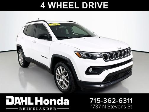 Bright White Clearcoat 2024 Jeep Compass Latitude Lux