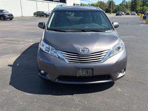 Predawn Gray Mica 2017 Toyota Sienna XLE