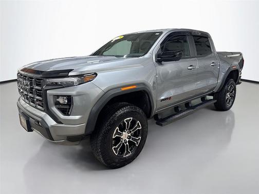 Sterling Metallic 2025 GMC Canyon AT4