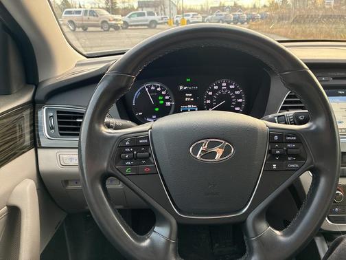 2017 Hyundai SONATA Hybrid Limited