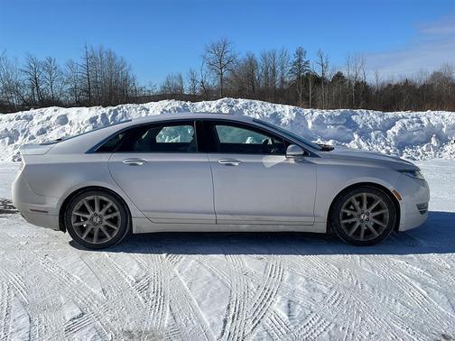 2016 Lincoln MKZ Base