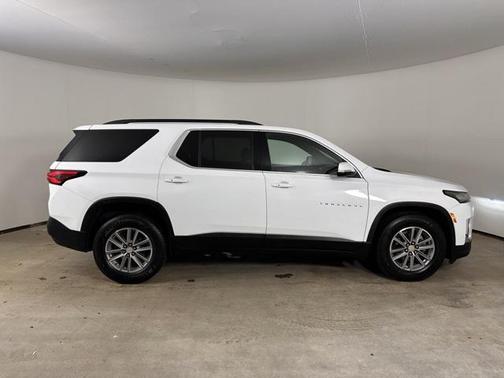 2022 Chevrolet Traverse LT Leather
