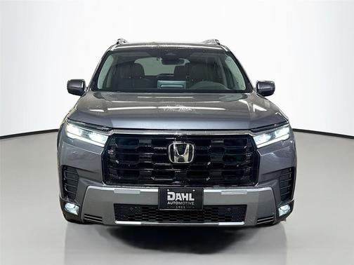 Modern Steel Metallic 2026 Honda Pilot Touring 8-Passenger