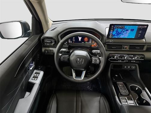 Modern Steel Metallic 2026 Honda Pilot Touring 8-Passenger