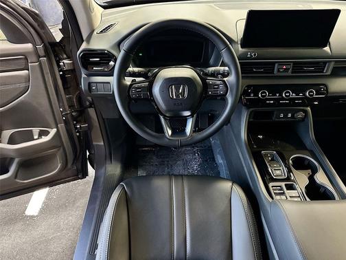Modern Steel Metallic 2026 Honda Pilot Touring 8-Passenger