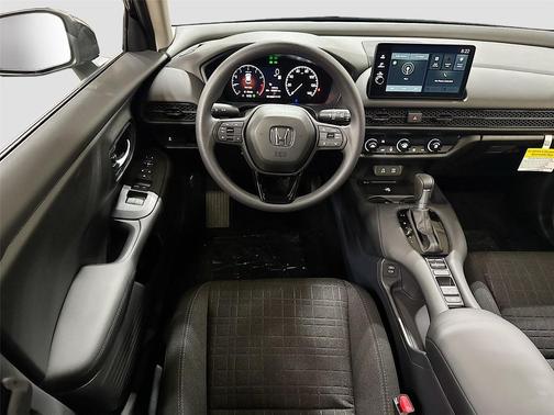 Crystal Black Pearl 2026 Honda HR-V LX