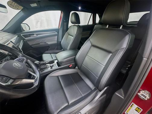 Aurora Red Metallic 2022 Volkswagen Atlas Cross Sport 2.0T SEL