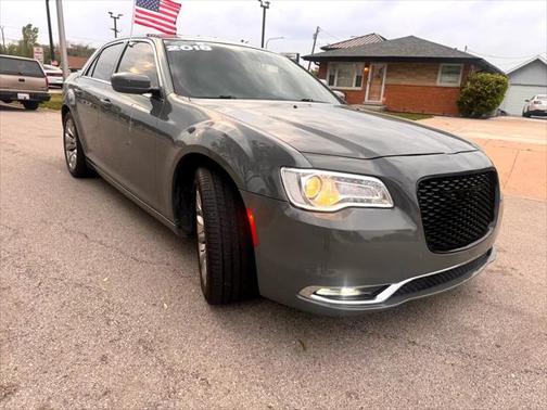 2018 Chrysler 300 Touring