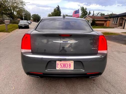 2018 Chrysler 300 Touring