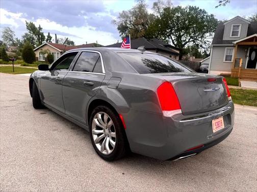2018 Chrysler 300 Touring