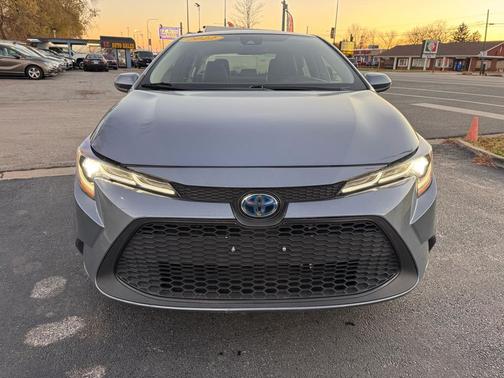 2022 Toyota Corolla Hybrid LE