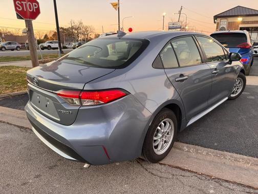 2022 Toyota Corolla Hybrid LE