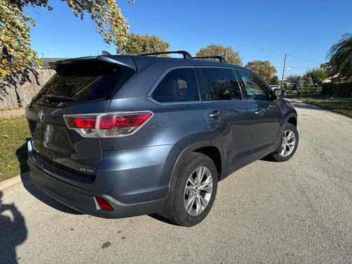 2016 Toyota Highlander LE