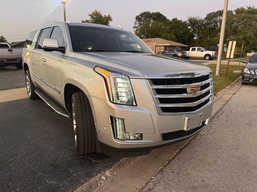 2018 Cadillac Escalade ESV Luxury