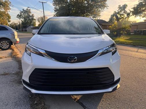2021 Toyota Sienna LE