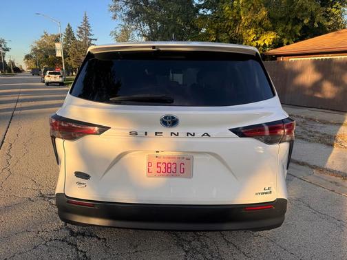 2021 Toyota Sienna LE