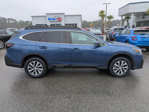 2022 Subaru Outback Premium