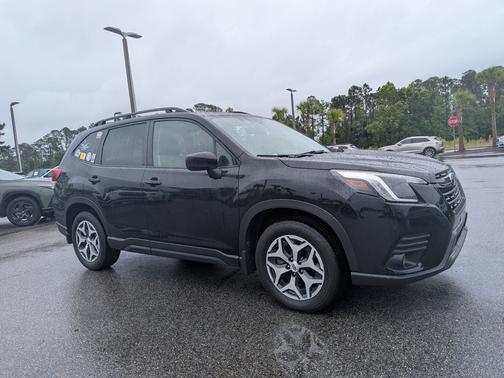 Crystal Black Silica 2023 Subaru Forester Premium