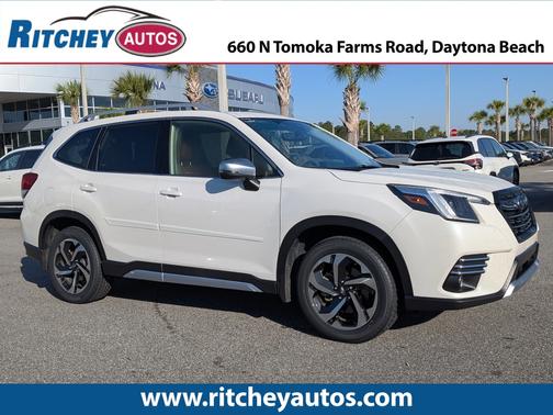 Crystal White Pearl 2022 Subaru Forester Touring