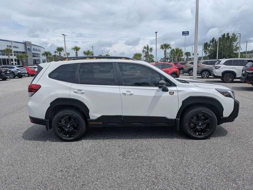 Crystal White Pearl 2024 Subaru Forester Wilderness