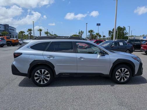 Ice Silver Metallic 2023 Subaru Outback Limited