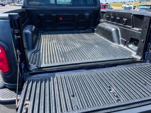 Photo 5 of 24 of 2001 Ford F-150 Lariat SuperCrew