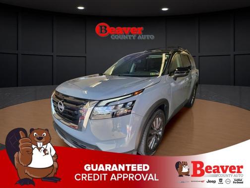 2 Tone Gray / Black Roof 2023 Nissan Pathfinder SL
