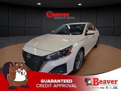 White 2023 Nissan Altima 2.5 SL