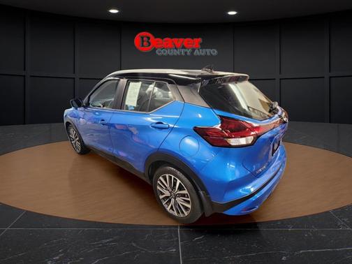 2 Tone Blue / Black 2023 Nissan Kicks SV