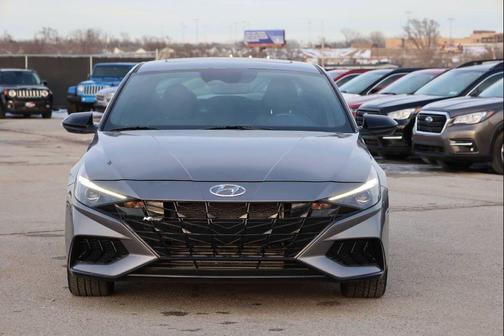2022 Hyundai ELANTRA SE