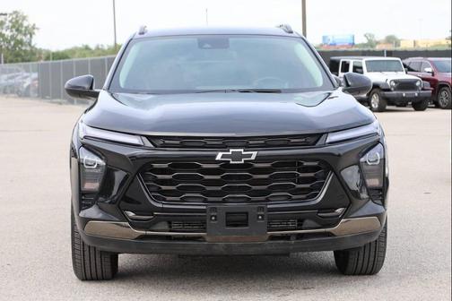Black 2025 Chevrolet Trax FWD ACTIV