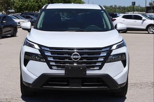 White 2025 Nissan Rogue SV