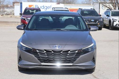 Gray 2023 Hyundai ELANTRA SE