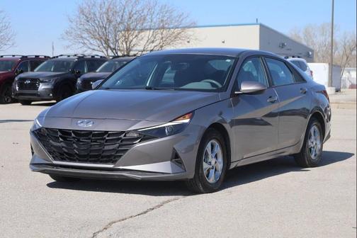 Gray 2023 Hyundai ELANTRA SE