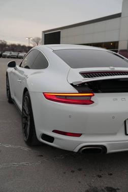 2018 Porsche 911 Carrera