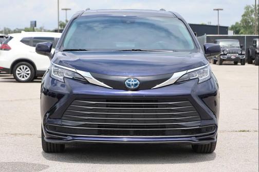 Blue 2023 Toyota Sienna LE