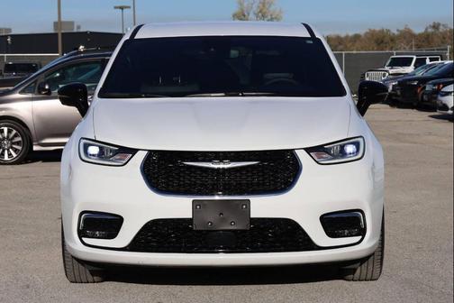 2025 Chrysler Pacifica L