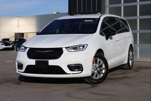 2025 Chrysler Pacifica L