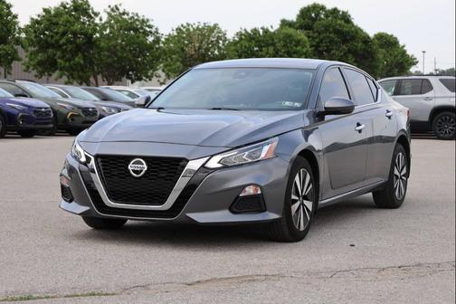Gray 2022 Nissan Altima 2.5 SV