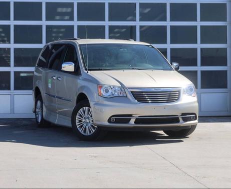 2012 Chrysler Town & Country Limited