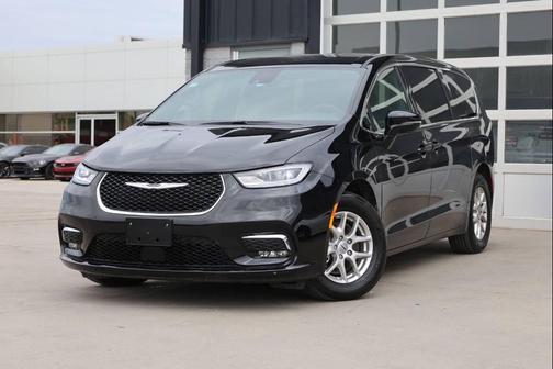 Black 2025 Chrysler Pacifica L