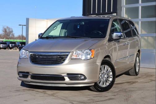 2015 Chrysler Town & Country Touring-L