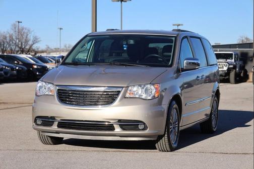 2015 Chrysler Town & Country Touring-L