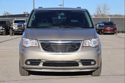 2015 Chrysler Town & Country Touring-L
