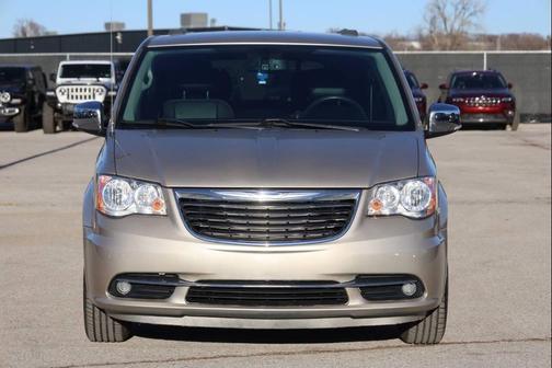 2015 Chrysler Town & Country Touring-L