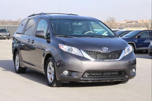2014 Toyota Sienna LE