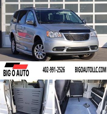 2012 Chrysler Town & Country Touring-L