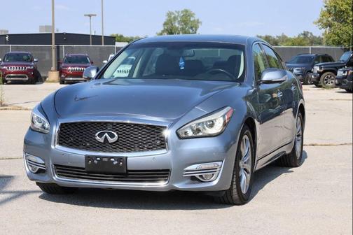 2018 INFINITI Q70 3.7 LUXE
