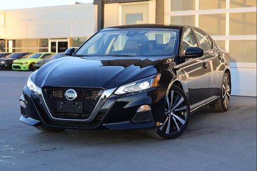 2022 Nissan Altima SR FWD