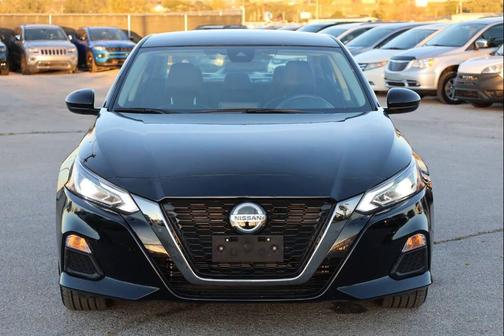 2022 Nissan Altima SR FWD